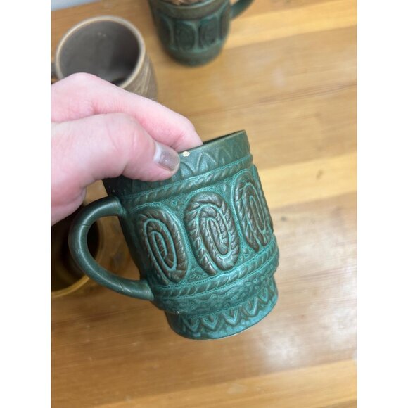 Vintage stoneware mugs cottagecore colourful set of 5 - small flea bites/ chips - Picture 7 of 10